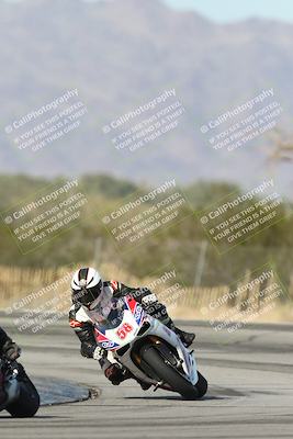 media/Dec-01-2025-Moto Forza (Mon) [[2daa91e15f]]/1-Advanced Group/Session 3 (Turn 3)/